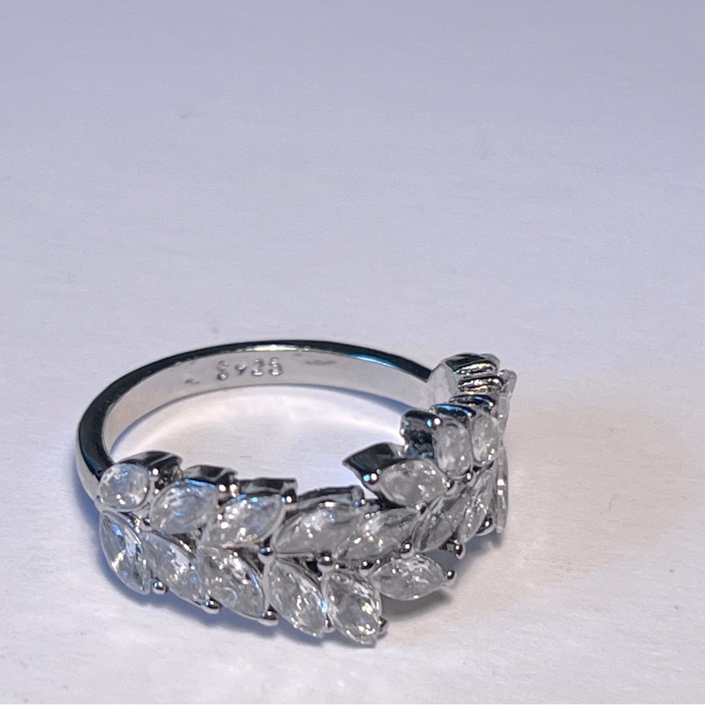 925 Sterling Silver Leaf Design Ring - image 3
